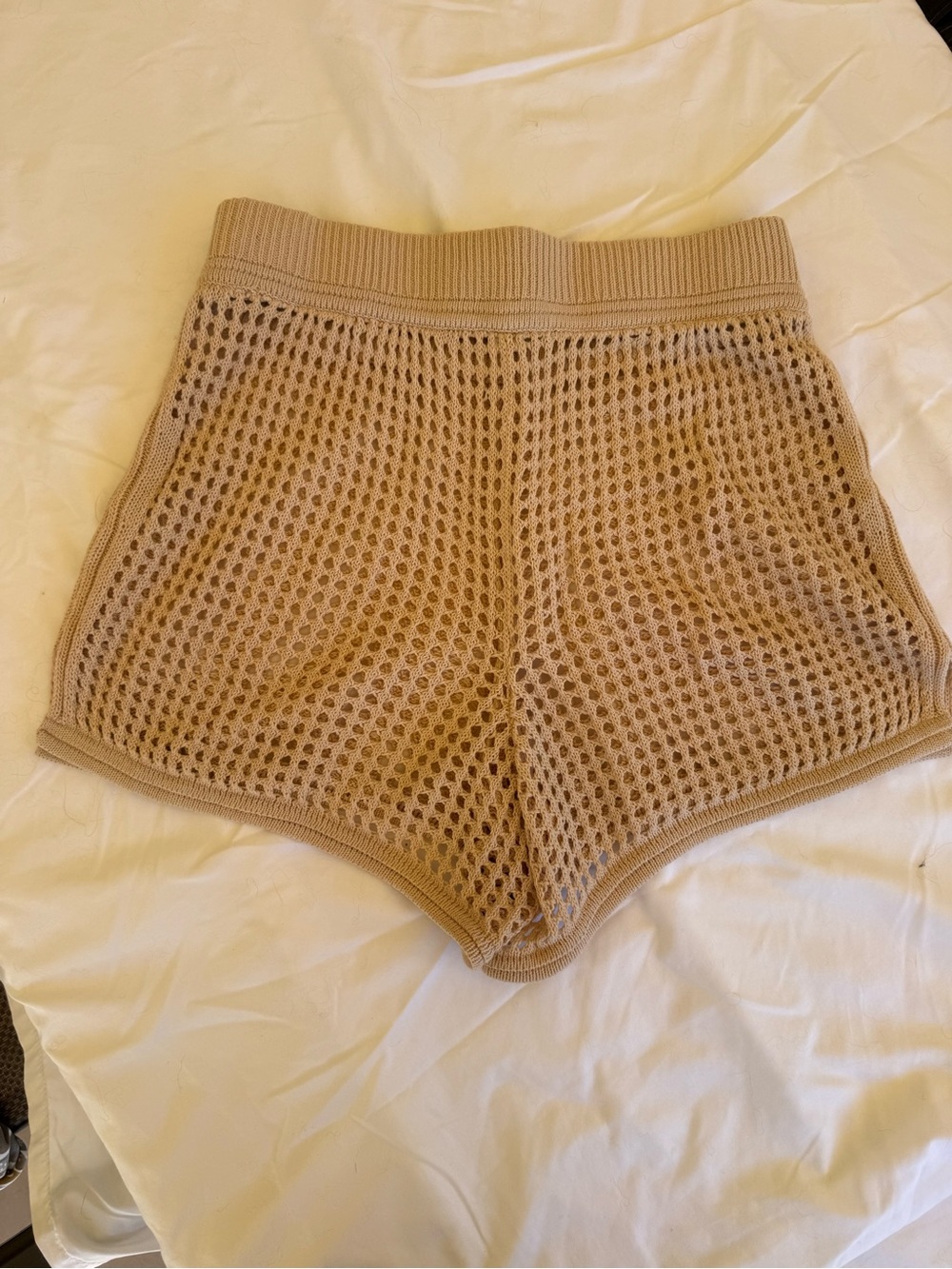 ALO Yoga Beige Knit Mesh Shorts - Picture 2 of 4